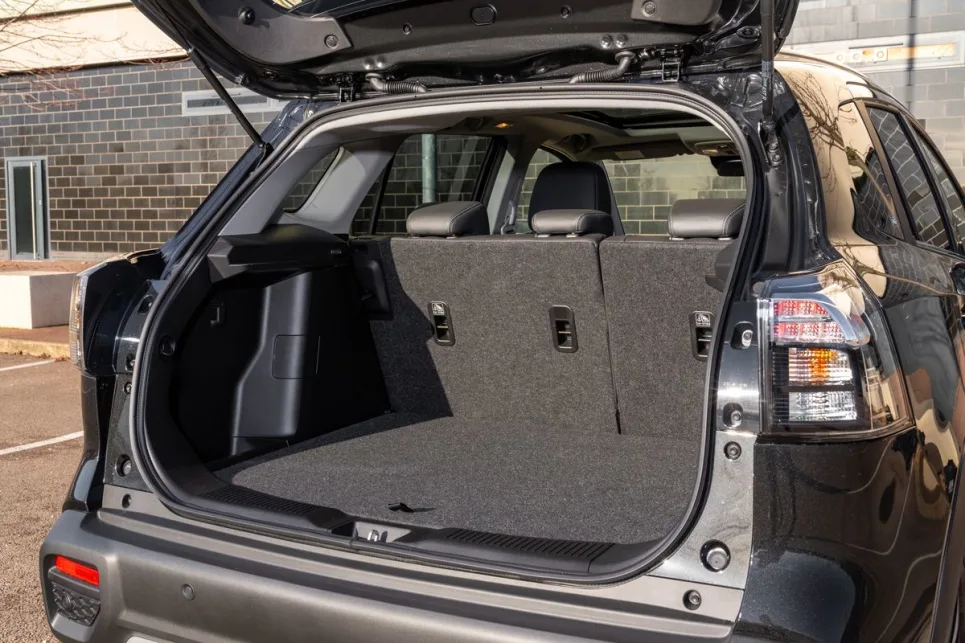2023-Suzuki-S-Cross-SX-4-Hybrid-SUV-black-press-image-1200x800-(10)